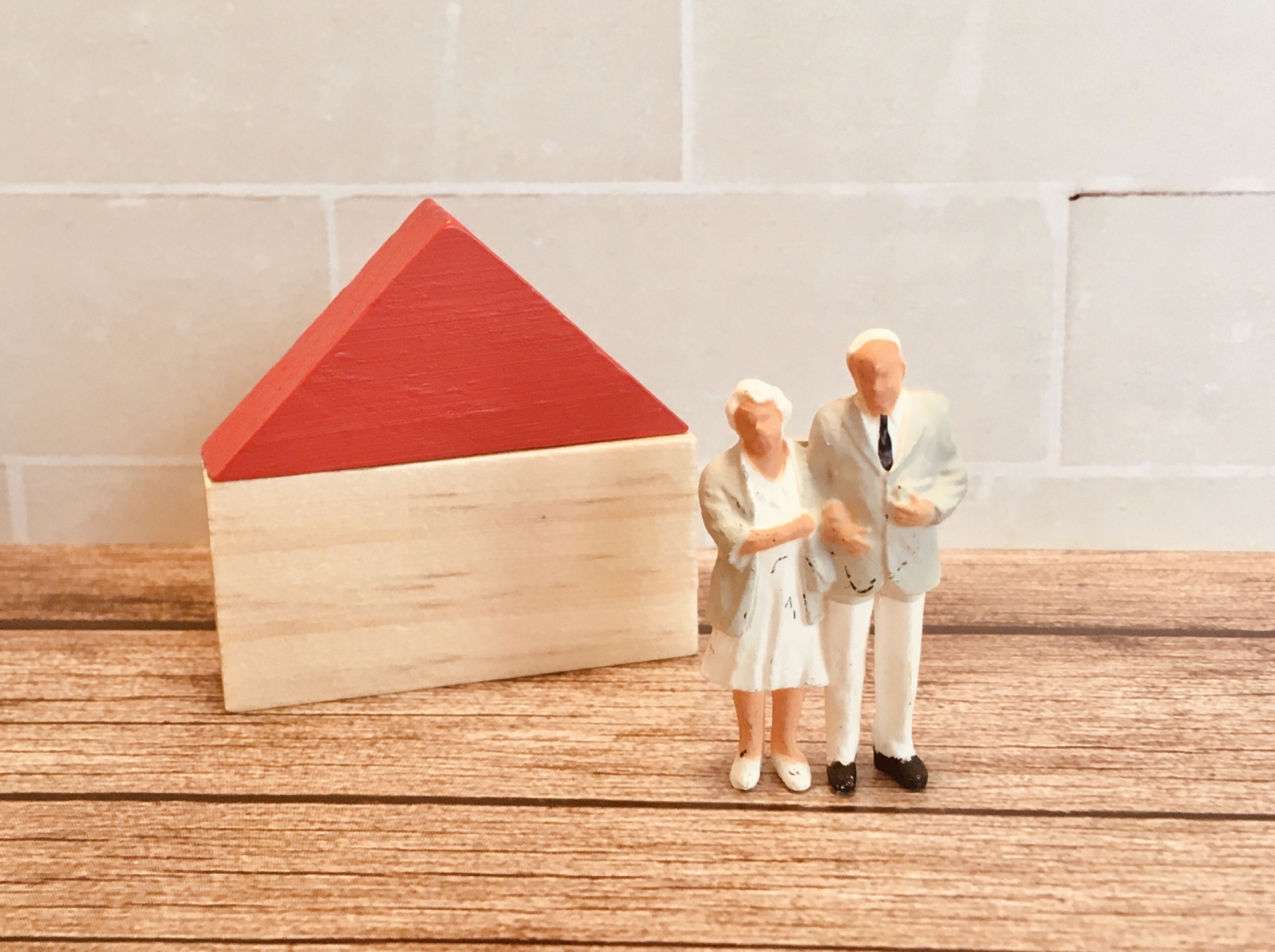 老人ホームを設立する際に必要な基準とは?設置者・職員・設備など詳しく解説